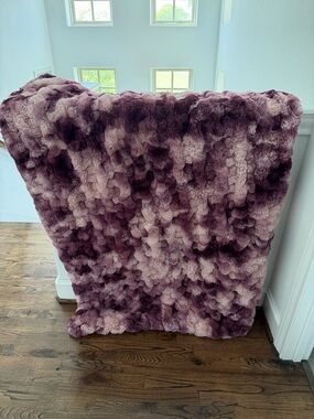 Anthropologie Plush Ombre Faux Fur Throw - Rose & Mauve limited edition